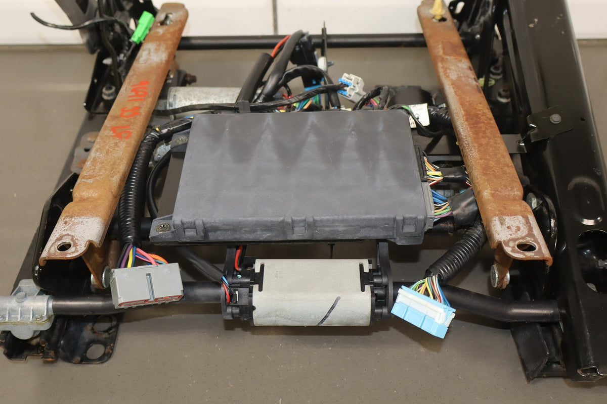 03-07 Chevrolet Silverado 2500HD GMT800 Driver Power Seat Track Assembly