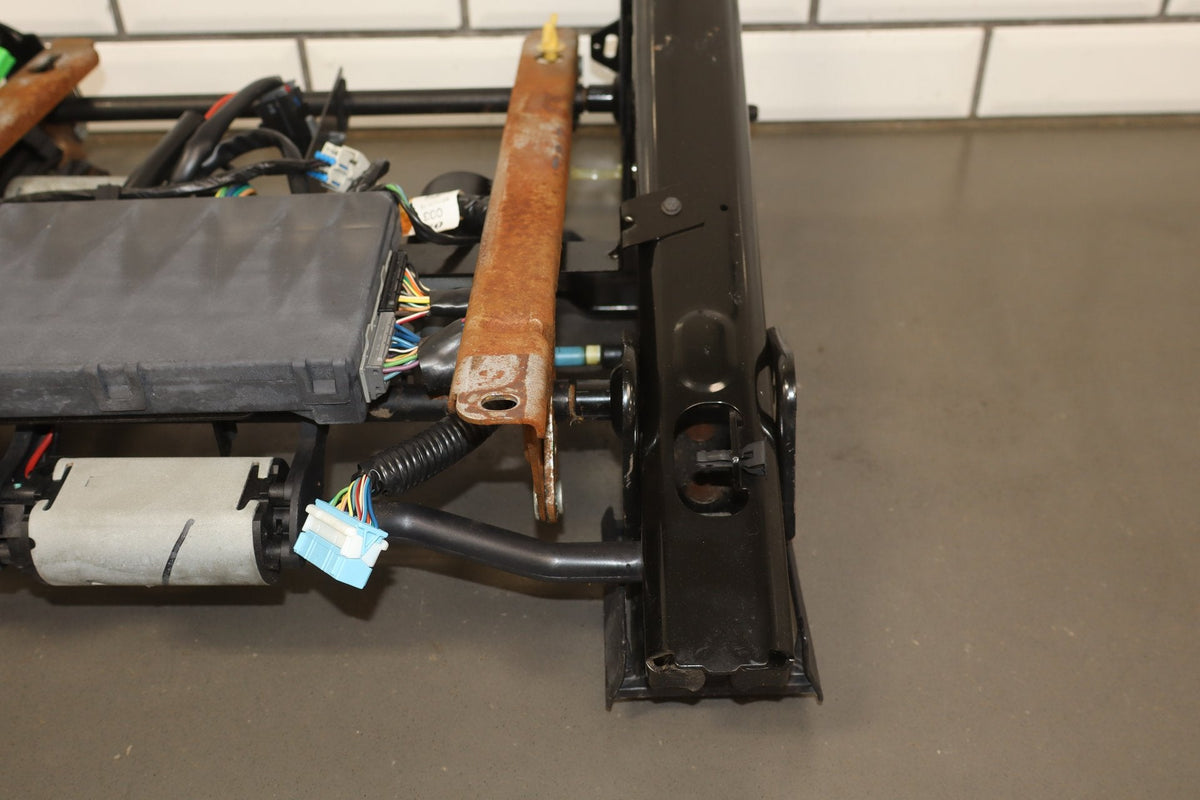 03-07 Chevrolet Silverado 2500HD GMT800 Driver Power Seat Track Assembly