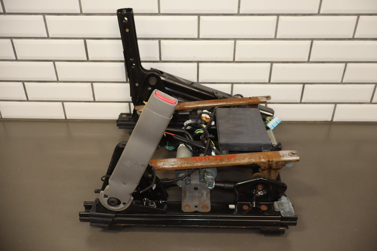 03-07 Chevrolet Silverado 2500HD GMT800 Driver Power Seat Track Assembly