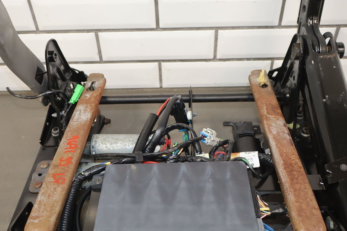 03-07 Chevrolet Silverado 2500HD GMT800 Driver Power Seat Track Assembly