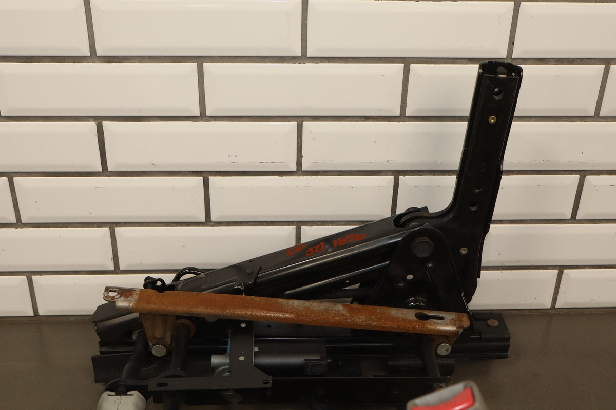 03-07 Chevrolet Silverado 2500HD GMT800 Passenger Power Seat Track Assembly