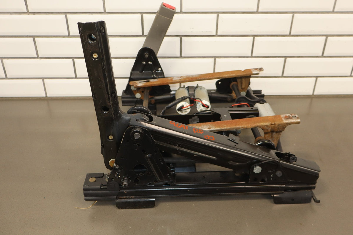 03-07 Chevrolet Silverado 2500HD GMT800 Passenger Power Seat Track Assembly
