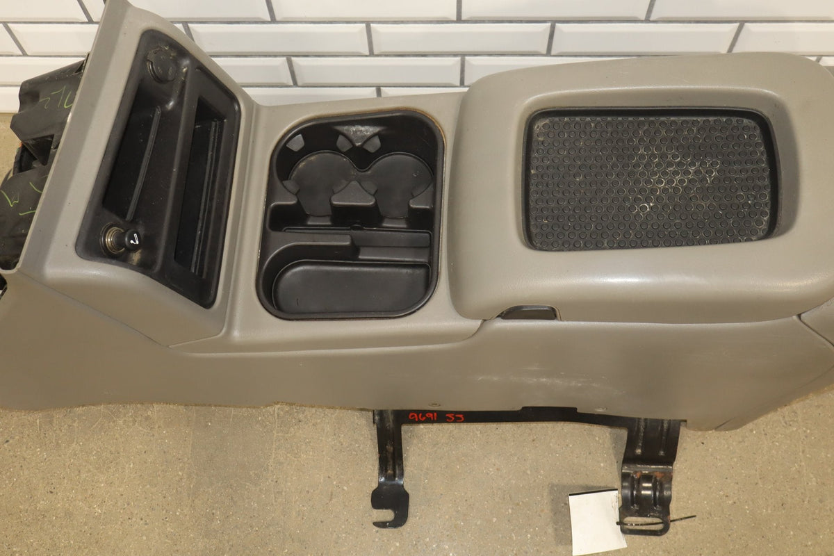 03-07 Chevrolet Silverado/Sierra 2500HD Center Console Medium Gray GMT800