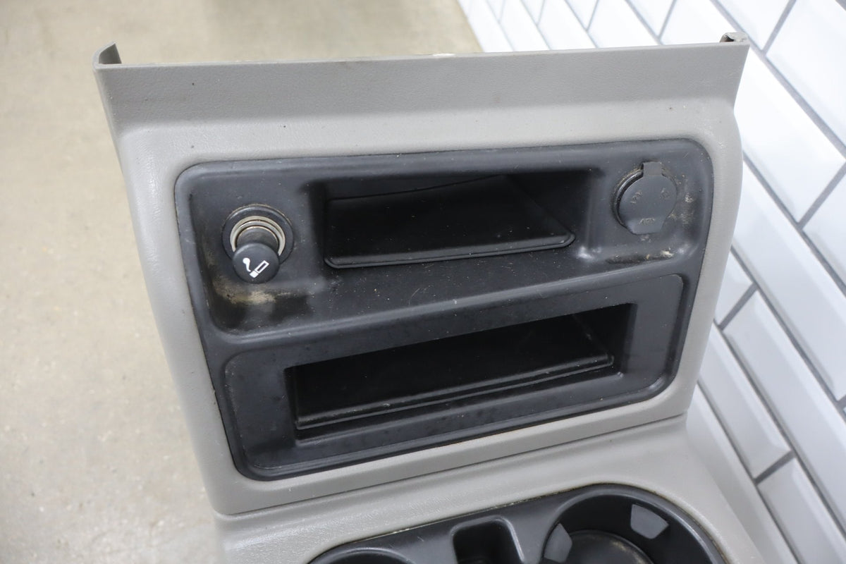 03-07 Chevrolet Silverado/Sierra 2500HD Center Console Medium Gray GMT800