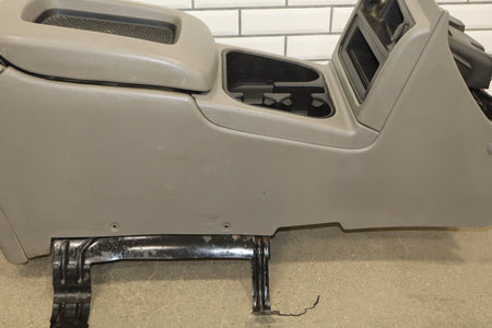 03-07 Chevrolet Silverado/Sierra 2500HD Center Console Medium Gray GMT800