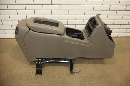 03-07 Chevrolet Silverado/Sierra 2500HD Center Console Medium Gray GMT800