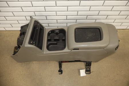 03-07 Chevrolet Silverado/Sierra 2500HD Center Console Medium Gray GMT800