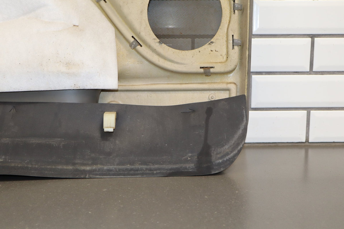 03-07 Chevy GMC Sierra Silverado GMT800 Right Front Door Trim Panel Pewter 92