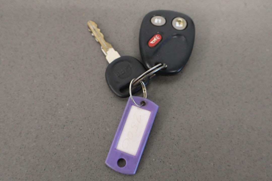 03 - 07 Chevy Silverado GMT800 OEM Ignition Switch with Key Tested