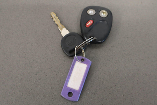 03 - 07 Chevy Silverado GMT800 OEM Ignition Switch with Key Tested