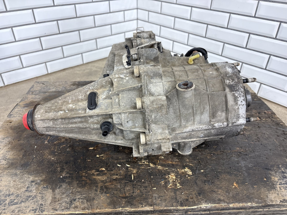 03-07 Chevy Tahoe/Suburban GMT800 4WD Transfer Case 24228420