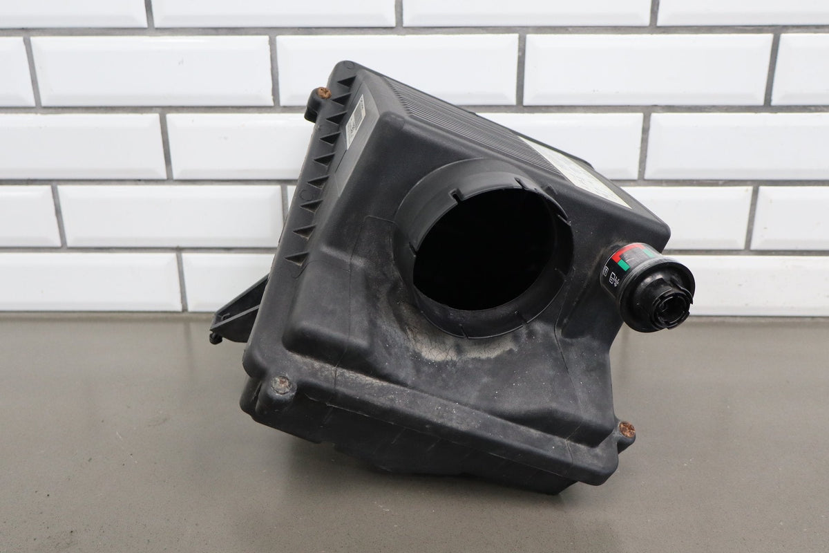 03-07 Chevy Tahoe/Suburban GMT800 5.3 L59 Air Cleaner Box 25873812