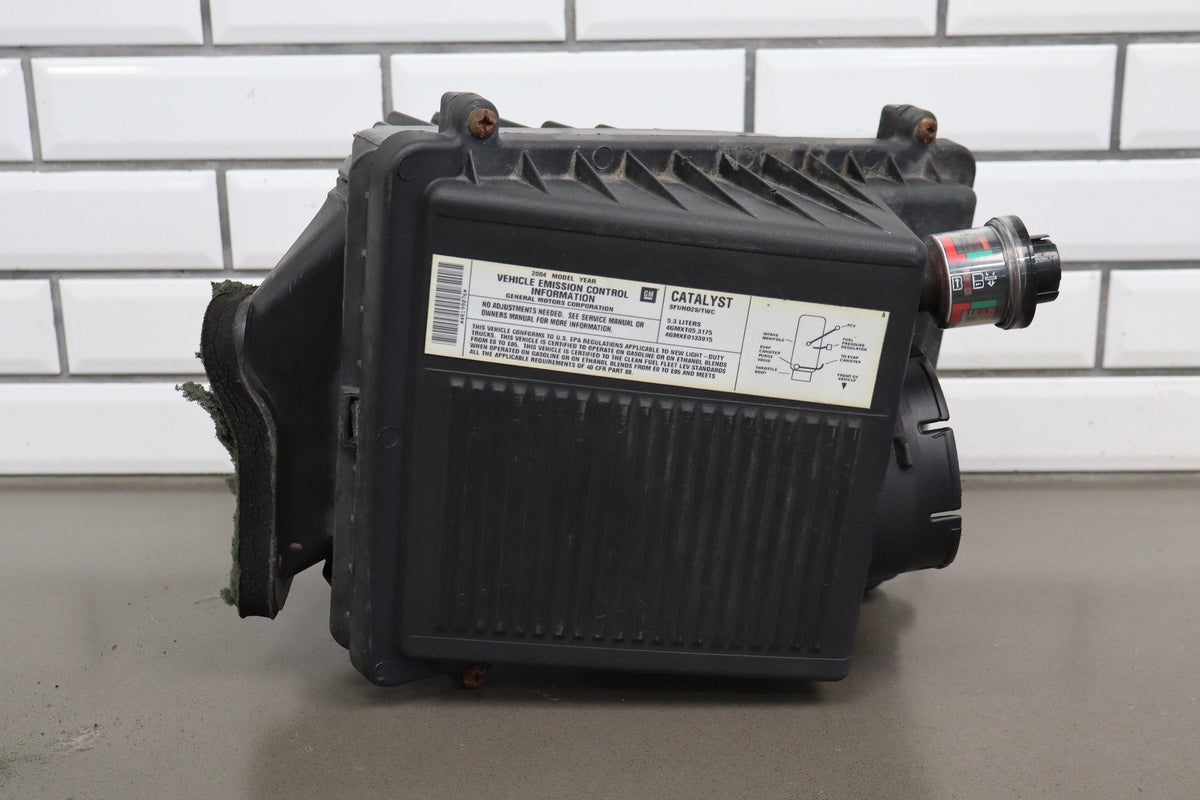 03-07 Chevy Tahoe/Suburban GMT800 5.3 L59 Air Cleaner Box 25873812