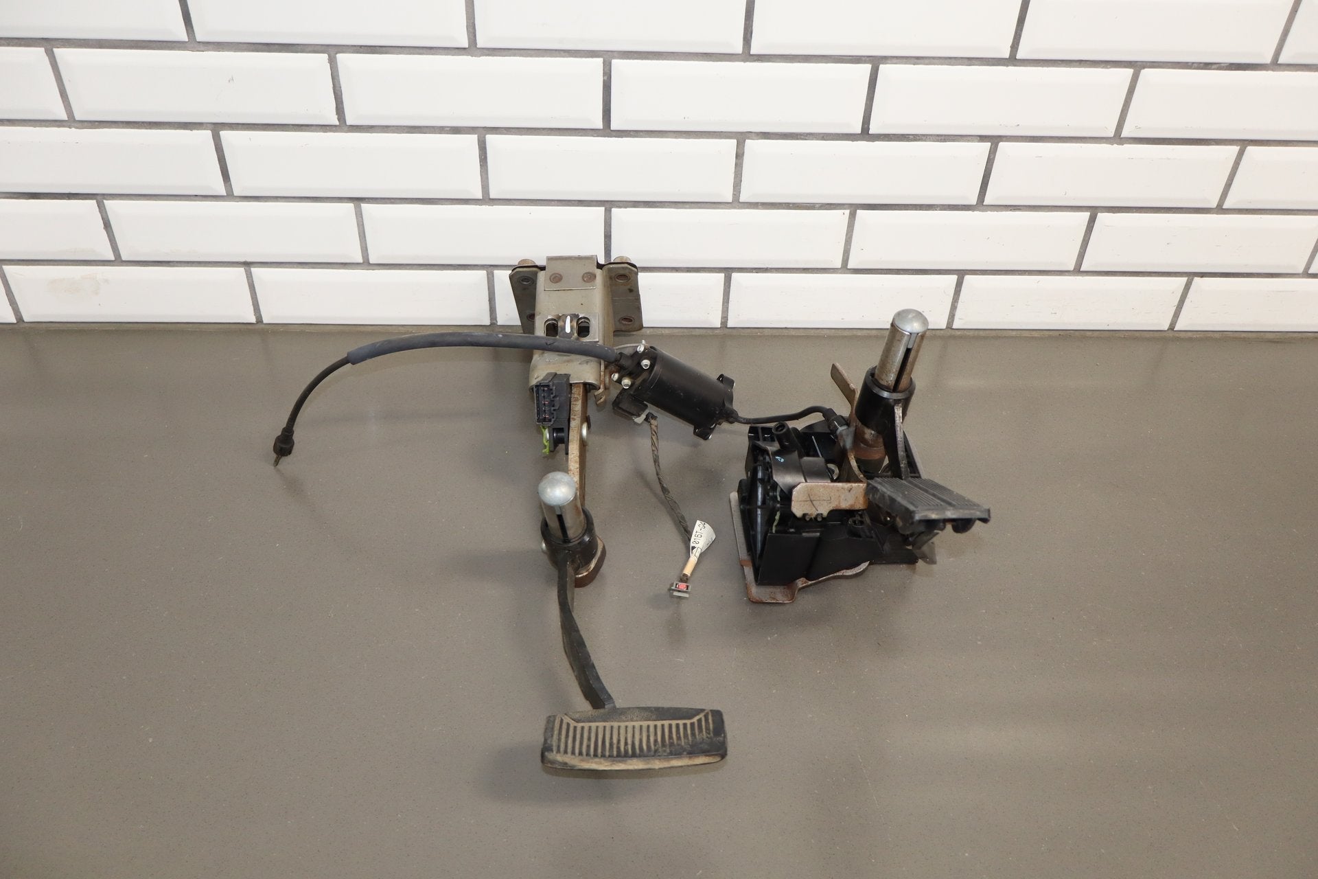 03-07 Ford F-250 Super Duty 6.0 Diesel Adjustable Pedals Brake Gas Throttle OEM