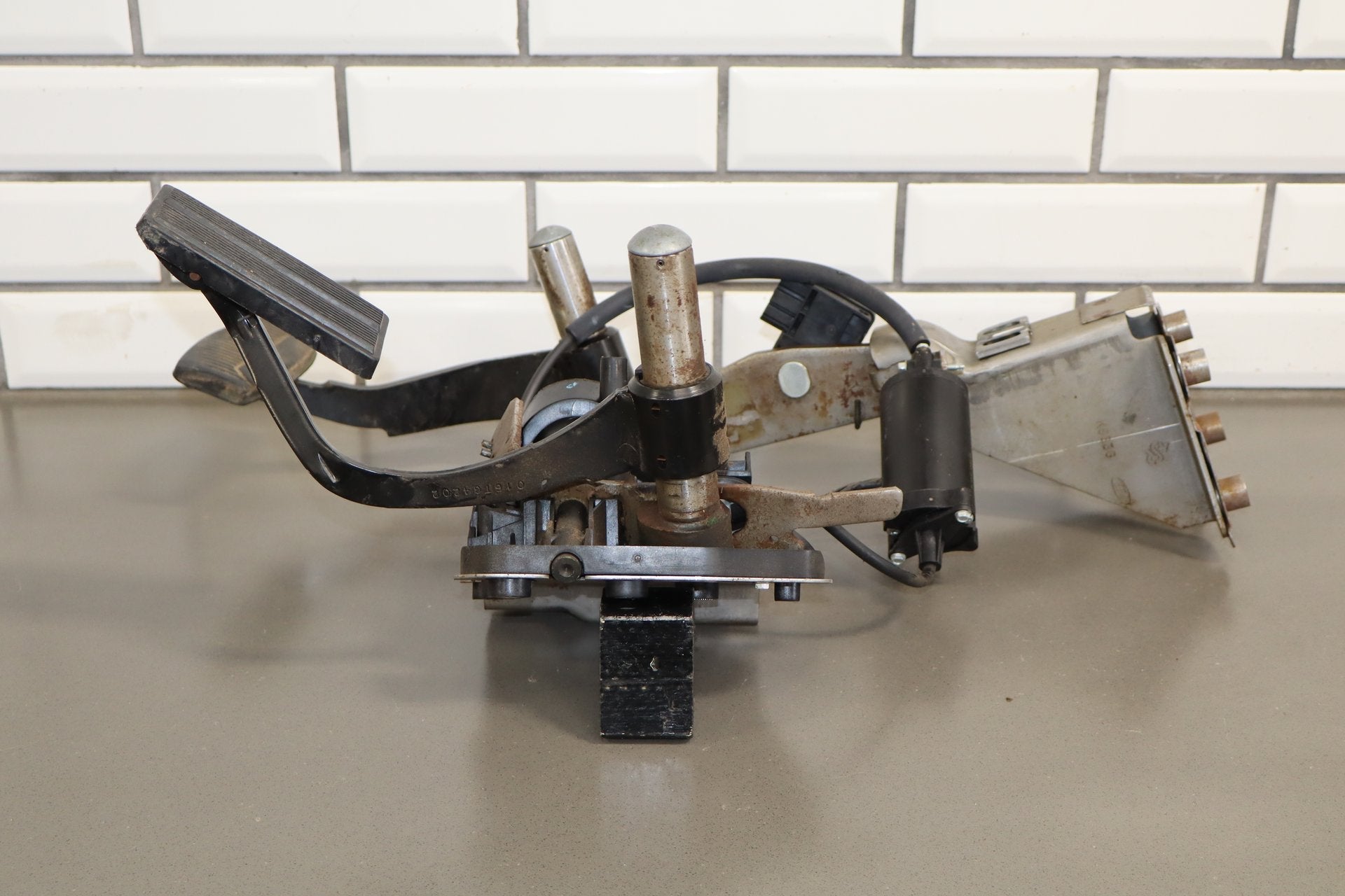 03-07 Ford F-250 Super Duty 6.0 Diesel Adjustable Pedals Brake Gas Throttle OEM