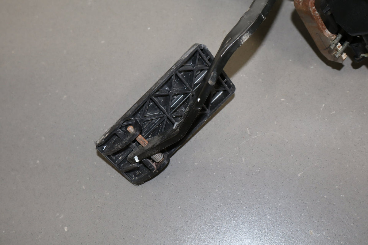 03-07 Ford F-250 Super Duty 6.0 Diesel Adjustable Pedals Brake Gas Throttle OEM