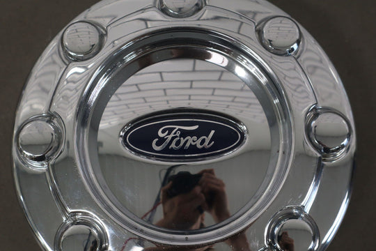 03 - 07 Ford F250 Rear Center Cap Chrome OEM