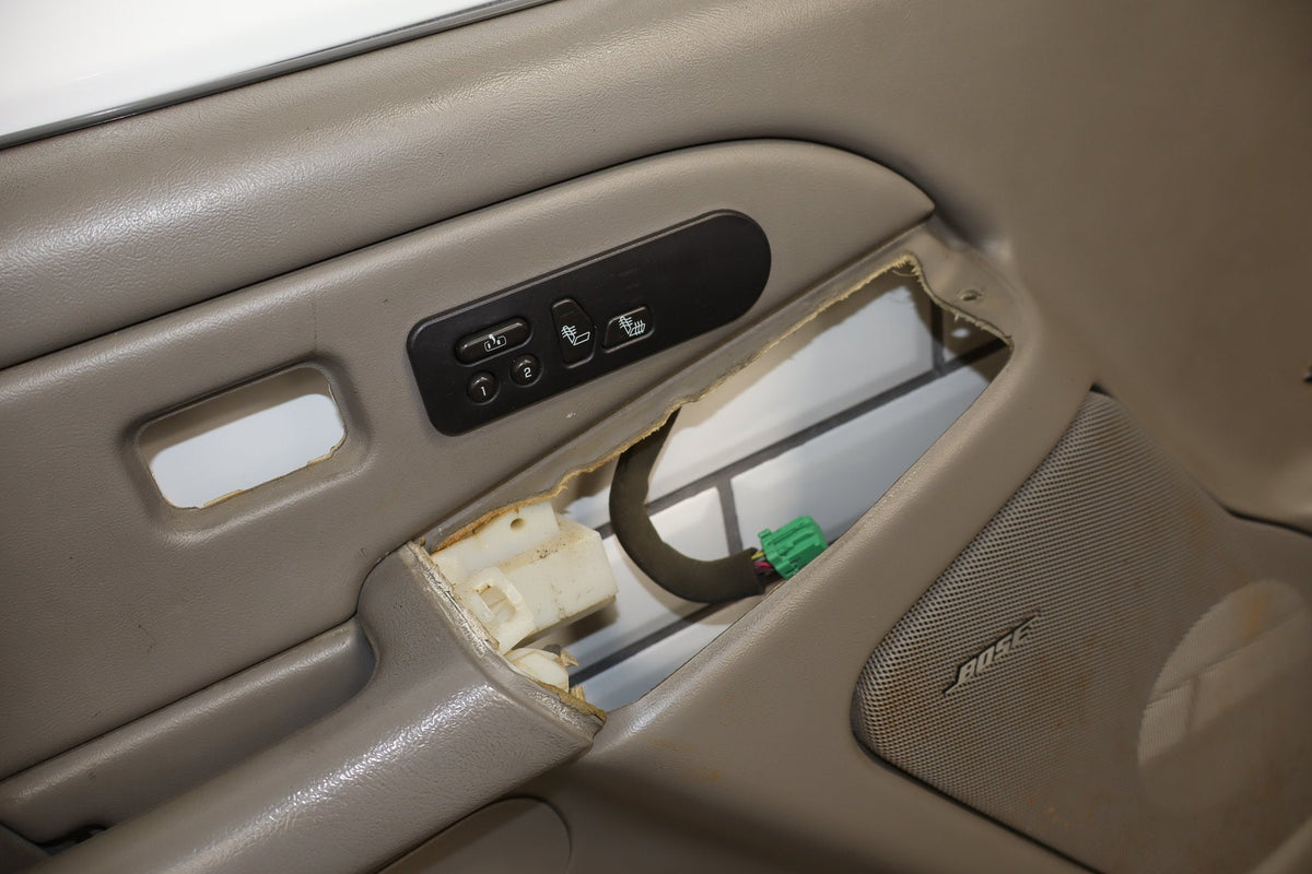 03-07 GMC Sierra Chevy Silverado GMT800 Left Front Door Trim Panel Pewter 92