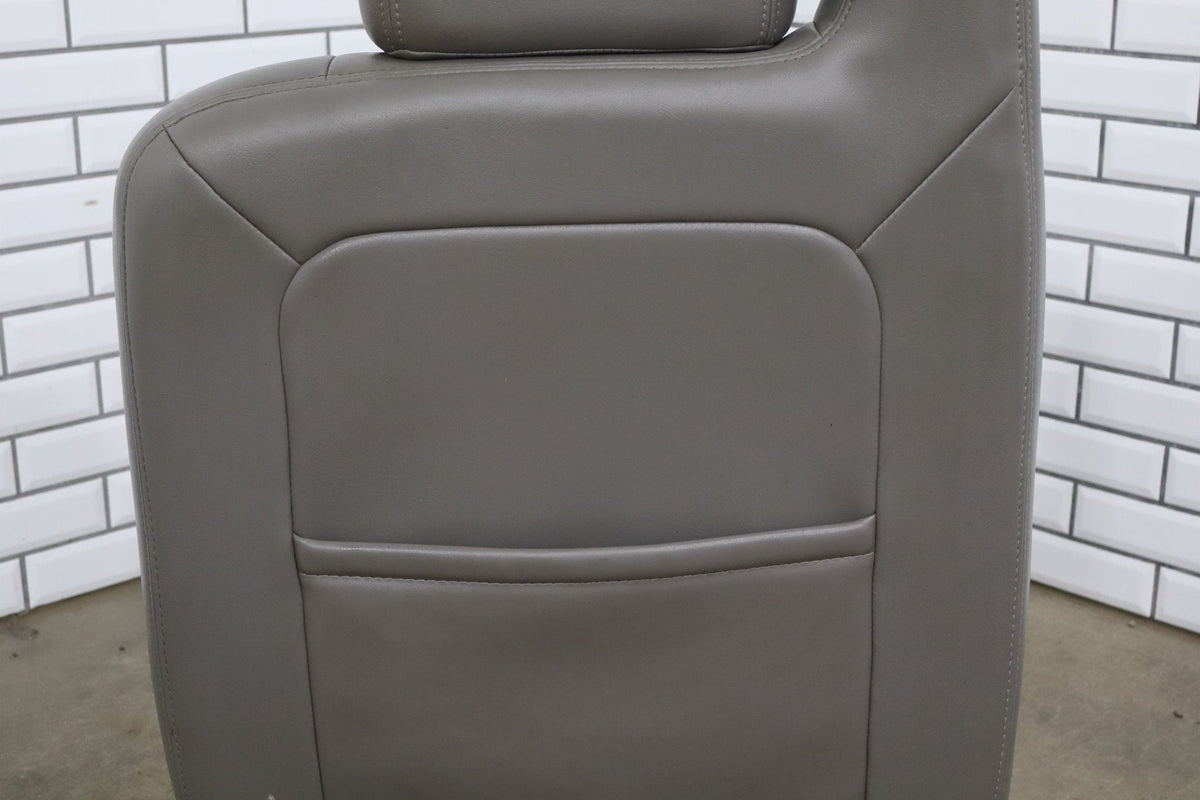 03-07 GMC Sierra/Silverado GMt800 Right Front Seat Leather Pewter 92