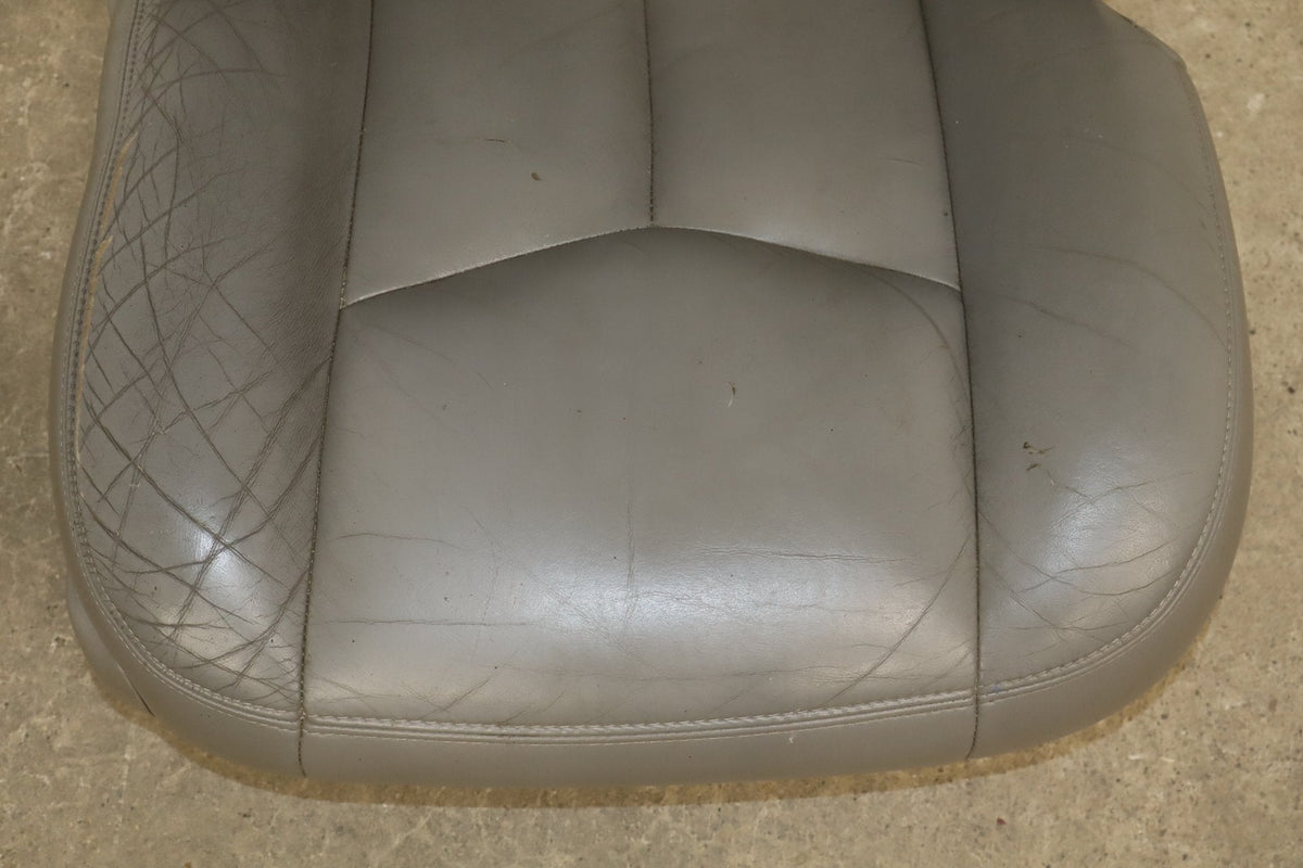03-07 GMC Sierra/Silverado GMt800 Right Front Seat Leather Pewter 92