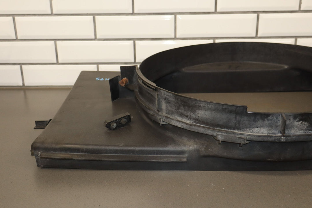 03 - 07 Hummer H2 6.0L V8 LQ4 OEM Fan Shroud
