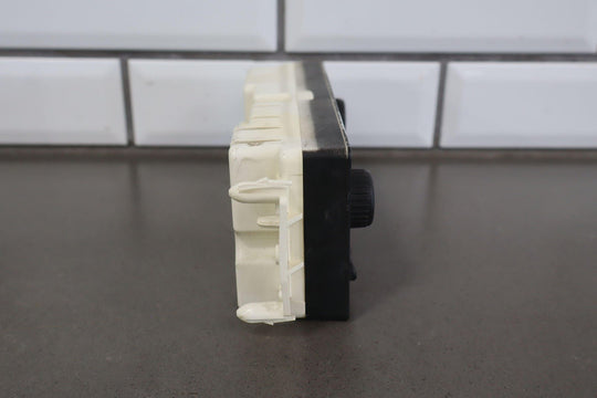 03 - 07 Hummer H2 Auto Climate Temperature Control Panel Switch W/O Bezel