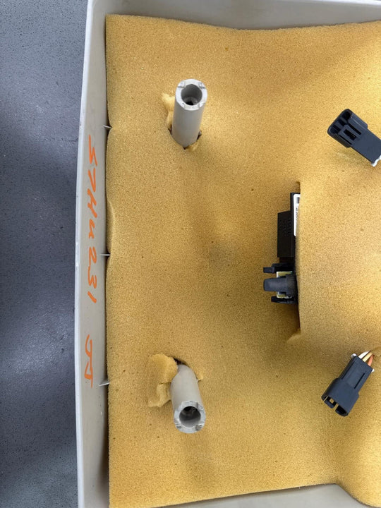 03 - 07 Hummer H2 Overhead Roof Console (Wheat) W/Sunroof Switches