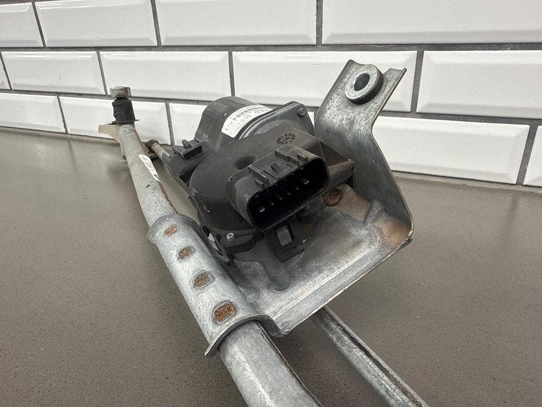 03 - 07 Hummer H2 Windshield Wiper Transmission Linkage W/ Motor