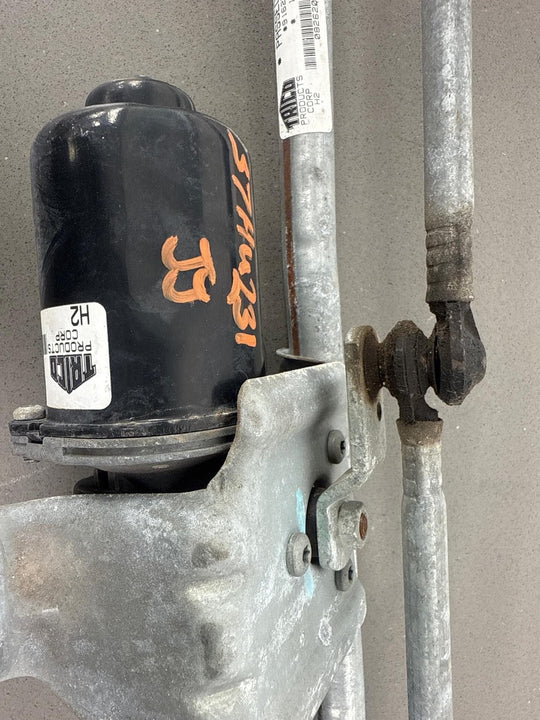 03 - 07 Hummer H2 Windshield Wiper Transmission Linkage W/ Motor