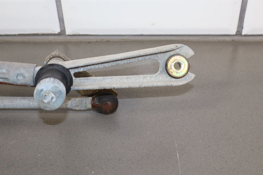 03 - 07 Hummer H2 Windshield Wiper Transmission Linkage W/ Motor (Tested)