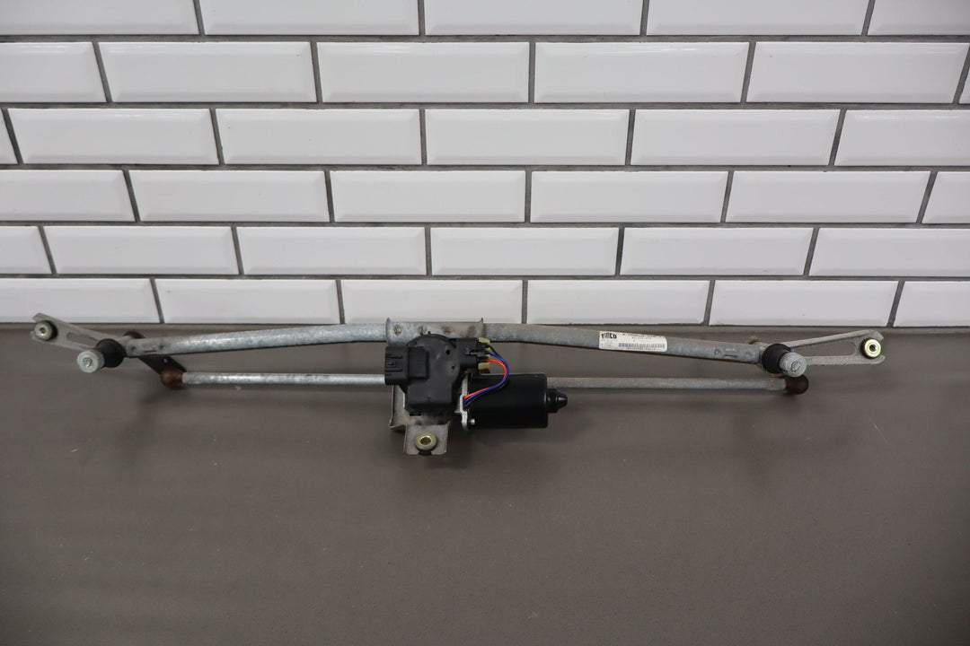 03 - 07 Hummer H2 Windshield Wiper Transmission Linkage W/ Motor (Tested)