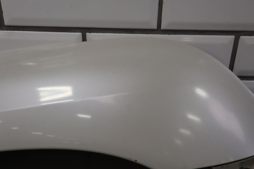 03 - 07 Lexus GX470 Left Driver Rear Quarter Panel Molding Blizzard Pearl (070)