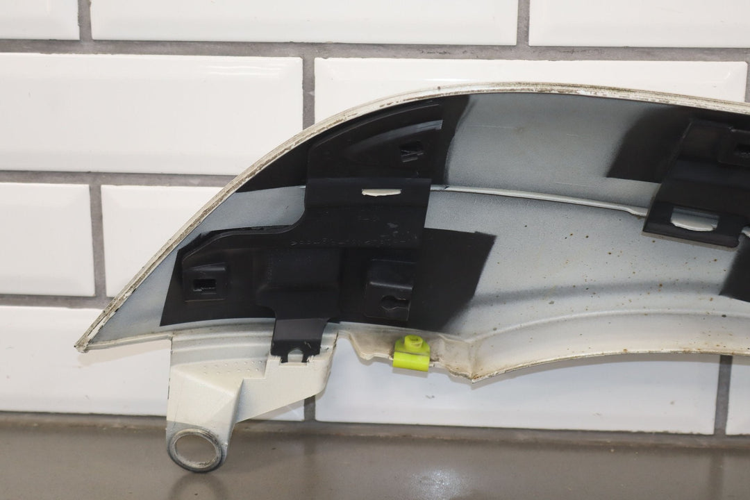 03 - 07 Lexus GX470 Left Driver Rear Quarter Panel Molding Blizzard Pearl (070)