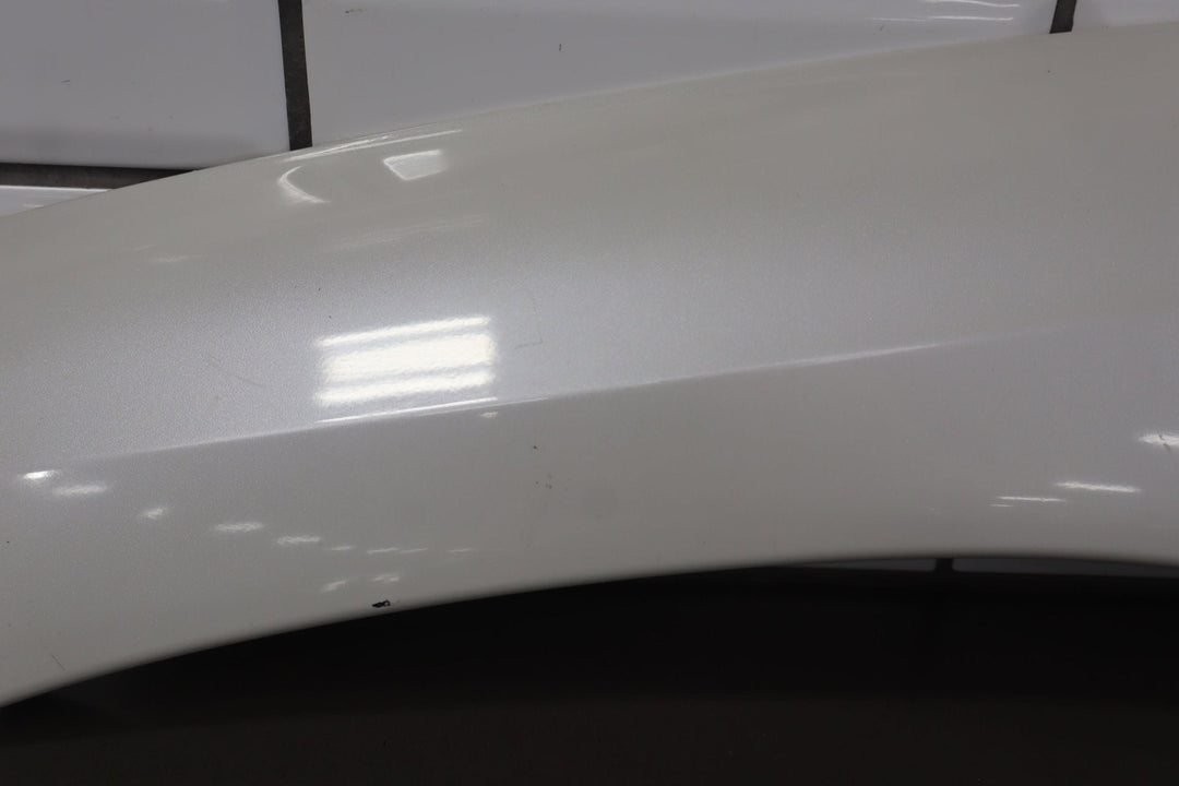 03 - 07 Lexus GX470 Left Driver Rear Quarter Panel Molding Blizzard Pearl (070)