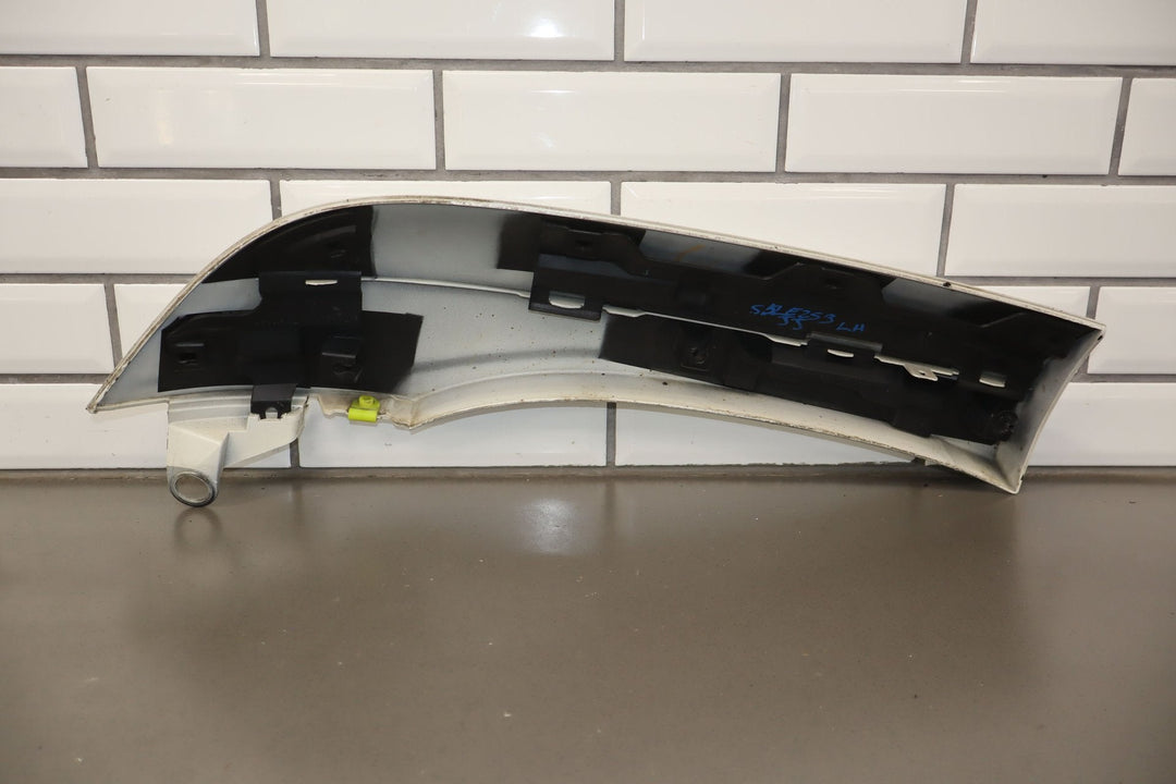 03 - 07 Lexus GX470 Left Driver Rear Quarter Panel Molding Blizzard Pearl (070)