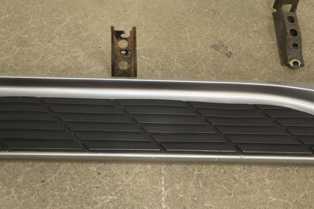 03 - 07 Toyota Land Cruiser Single (1) Left Driving Running Board W/Mount Brackets