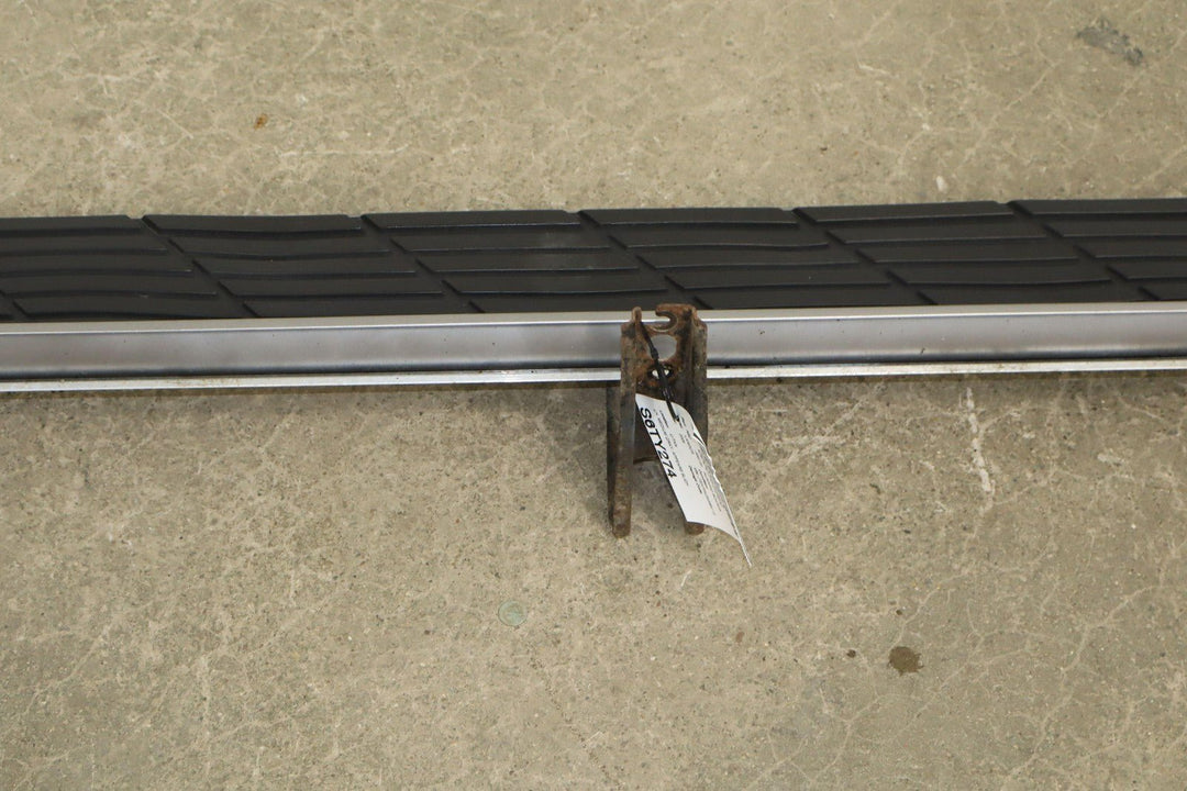 03 - 07 Toyota Land Cruiser Single (1) Left Driving Running Board W/Mount Brackets