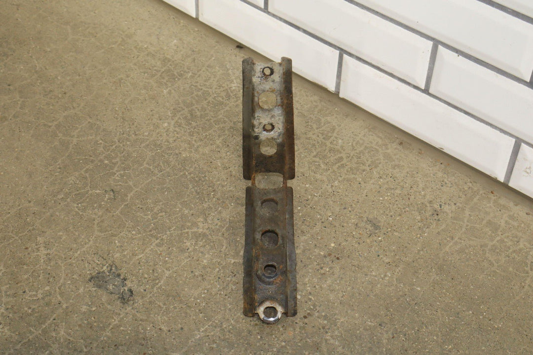 03 - 07 Toyota Land Cruiser Single (1) Left Driving Running Board W/Mount Brackets