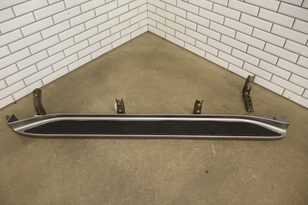 03 - 07 Toyota Land Cruiser Single (1) Left Driving Running Board W/Mount Brackets