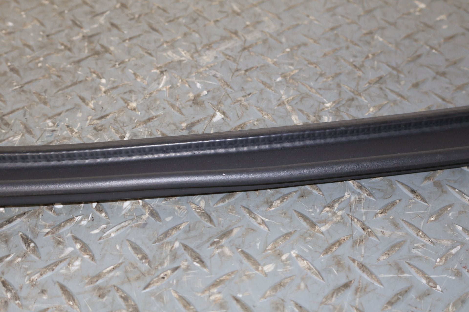 03-09 Hummer H2 Driver Left Rear Door To Body Weather Stripping Gasket Seal