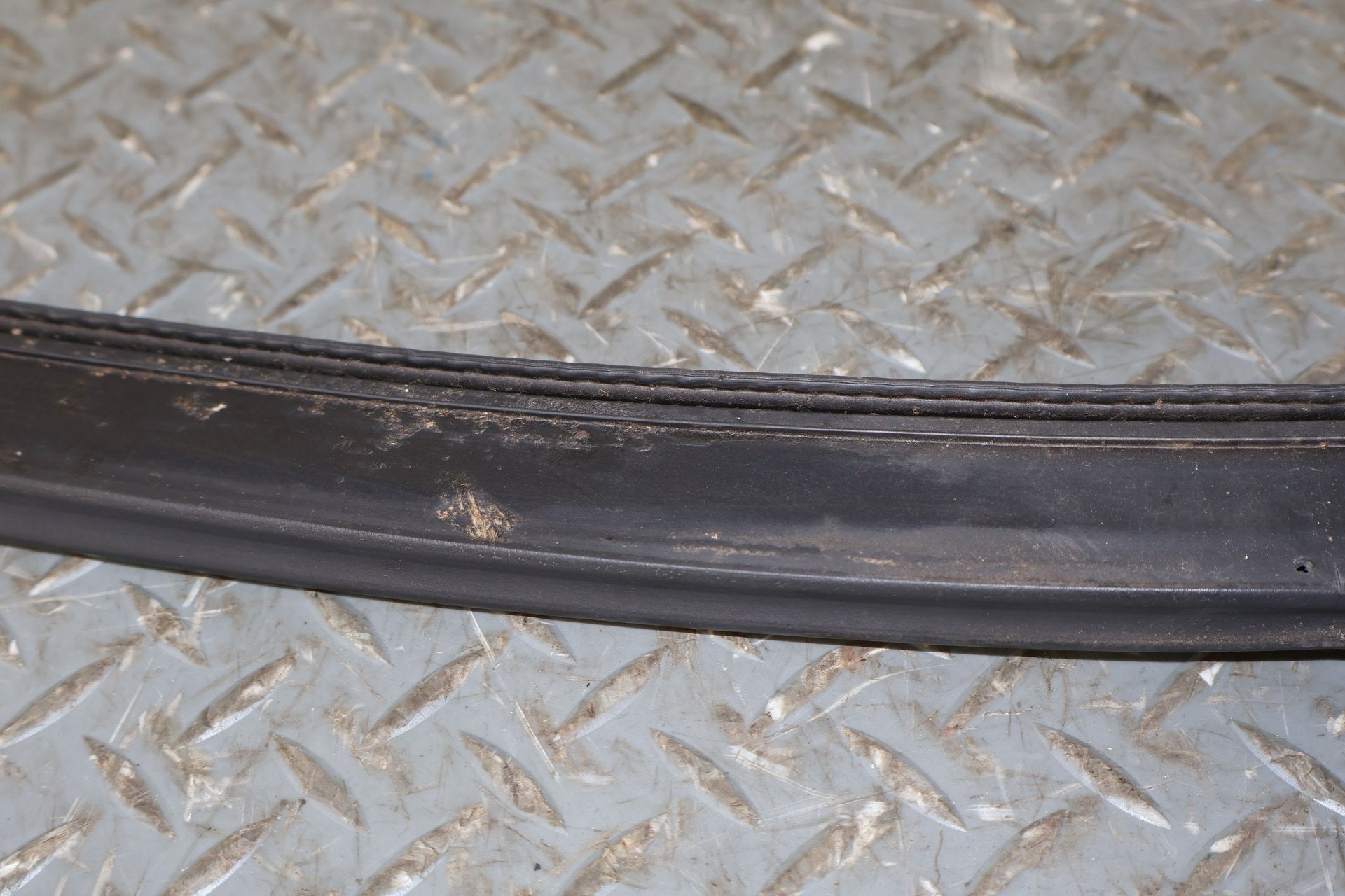 03-09 Hummer H2 Driver Left Rear Door To Body Weather Stripping Gasket Seal