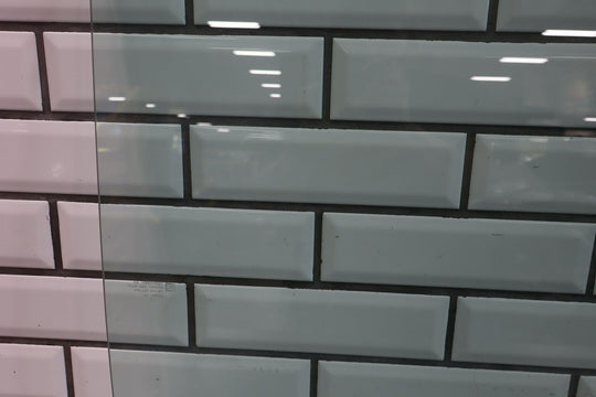 03 - 09 Hummer H2 Front Right RH Passenger Door Window Glass