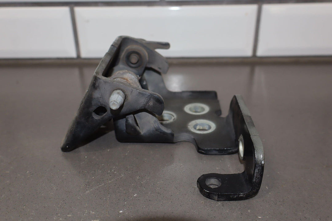 03 - 09 Hummer H2 Left Driver Front Door Hinges (Upper & Lower)