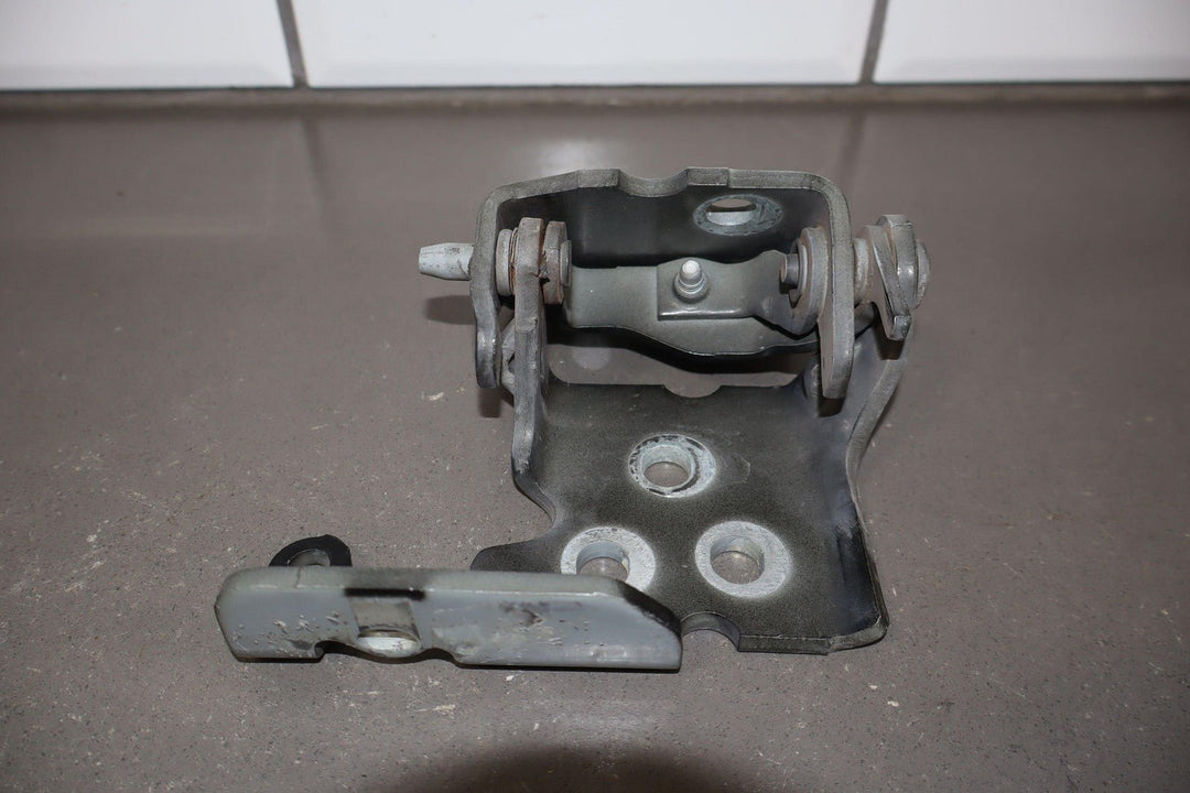 03 - 09 Hummer H2 Left Driver Front Door Hinges (Upper & Lower)
