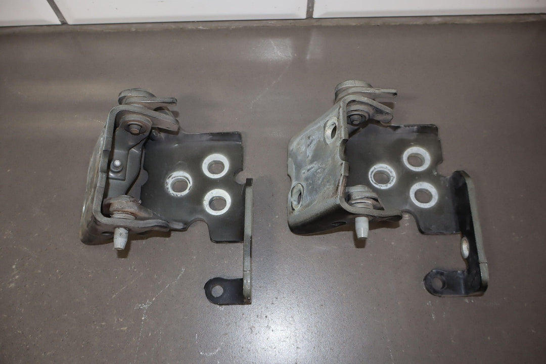 03 - 09 Hummer H2 Left Driver Front Door Hinges (Upper & Lower)