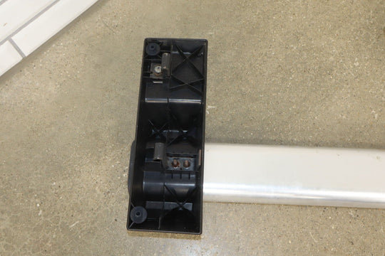 03 - 09 Hummer H2 OEM Pair of 2 Roof Rack Luggage Cross Bars W/ Key E002