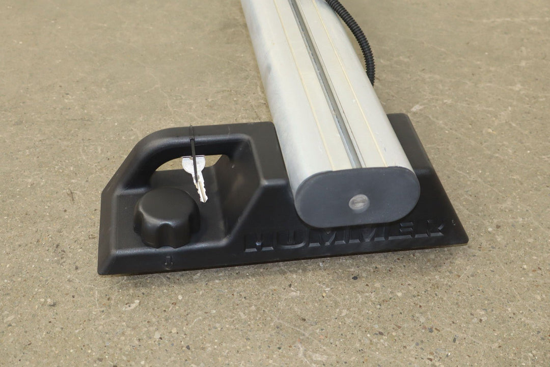 03 - 09 Hummer H2 OEM Single Roof Rack Luggage Cross Bar W/Light Harness & E004Key