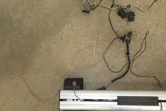 03 - 09 Hummer H2 OEM Single Roof Rack Luggage Cross Bar W/Light Harness & E004Key