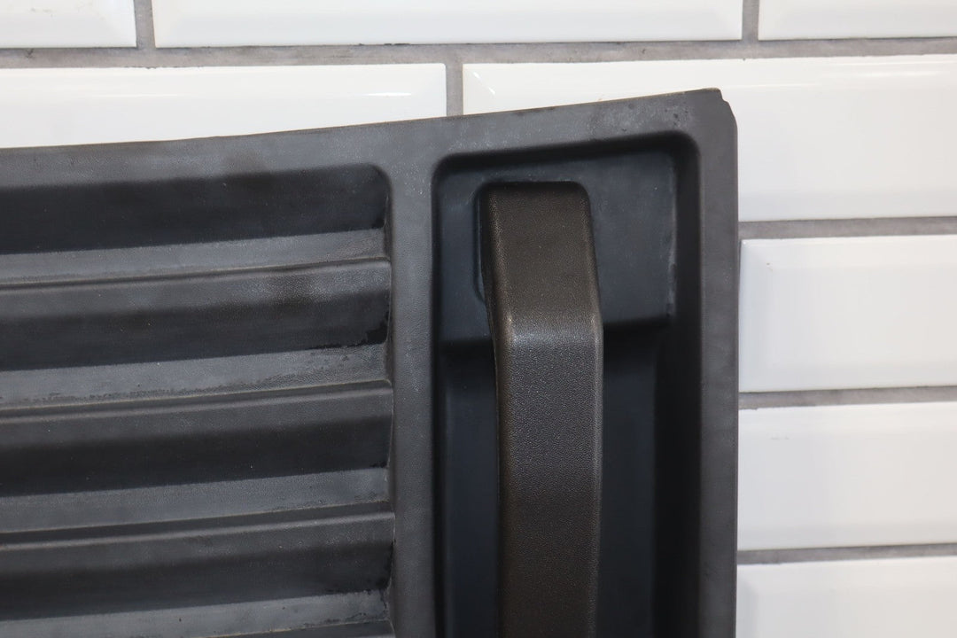 03 - 09 Hummer H2 OEM Upper Hood Grille W/Black Handles