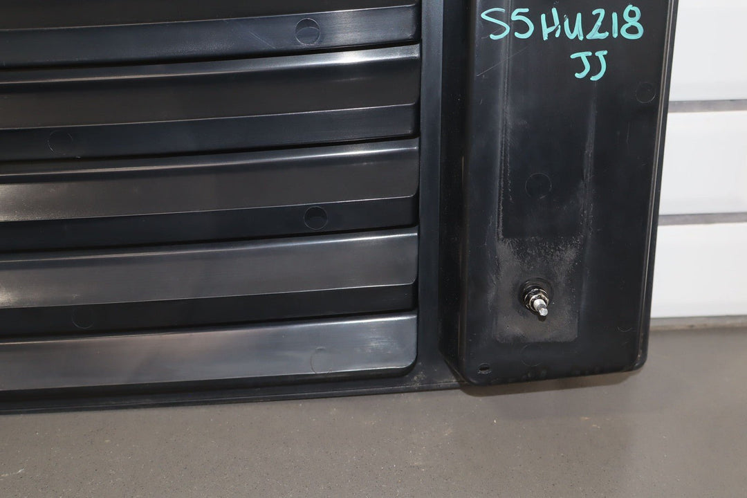 03 - 09 Hummer H2 OEM Upper Hood Grille W/Black Handles